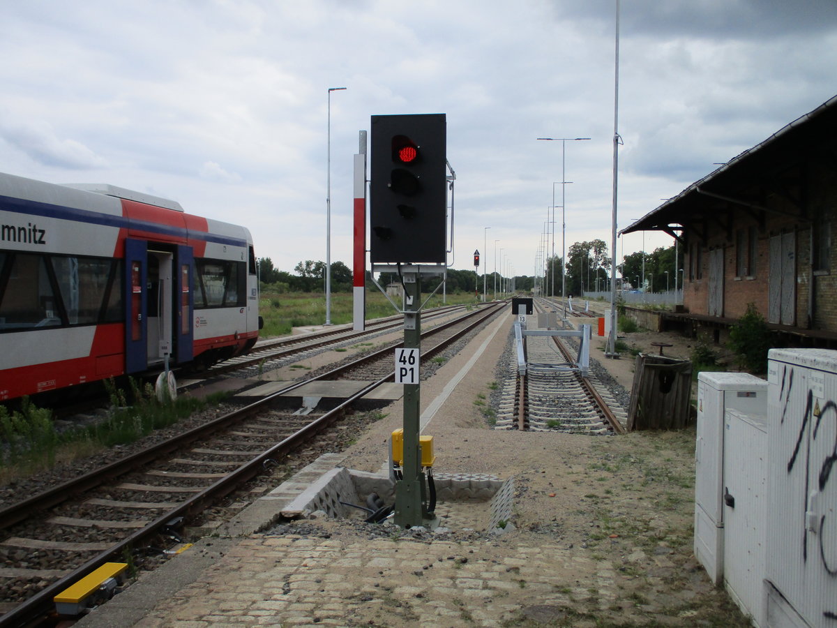 Auch der Bahnhof Templin hat seine Formsignale nicht mehr.Das Ausfahrsignal P1 Richtung Zehdenick fotografierte ich am 25.Juli 2020.