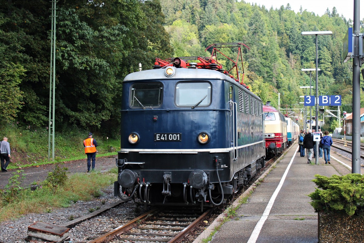 Auch die E41 001 wurde am 13.09.2014 bei den Triberger Bahnhofstagen den Besucher gezeigt.