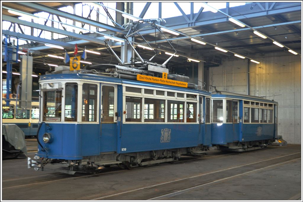 Auch ein Vertreter des legendären Sechsitrams zum Zoo samt Anhänger befand sich im Depot Oerlikon. (18.10.2014)