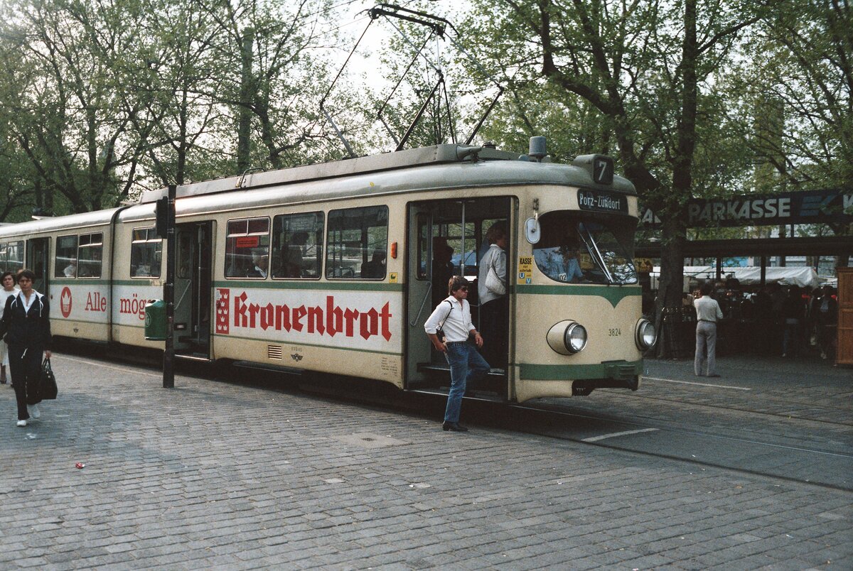 Auch für dieses Foto der Kölner Straßenbahn habe ich nicht die nötigen Daten. Standard-Gelenkwagen der Bauart  Köln , 1984