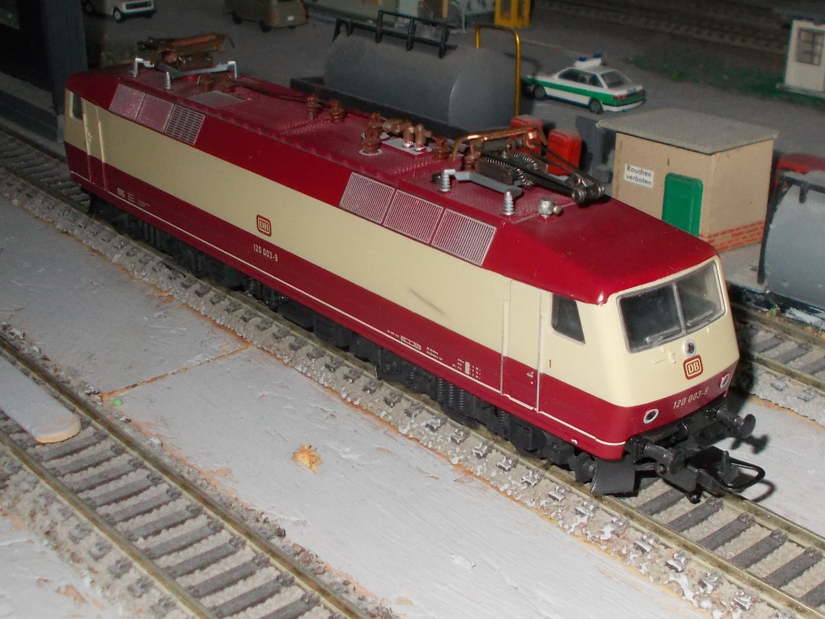 Auch die H0 120 003,von Lima,zählt jetzt zu meinen Modellbahnbestand.
