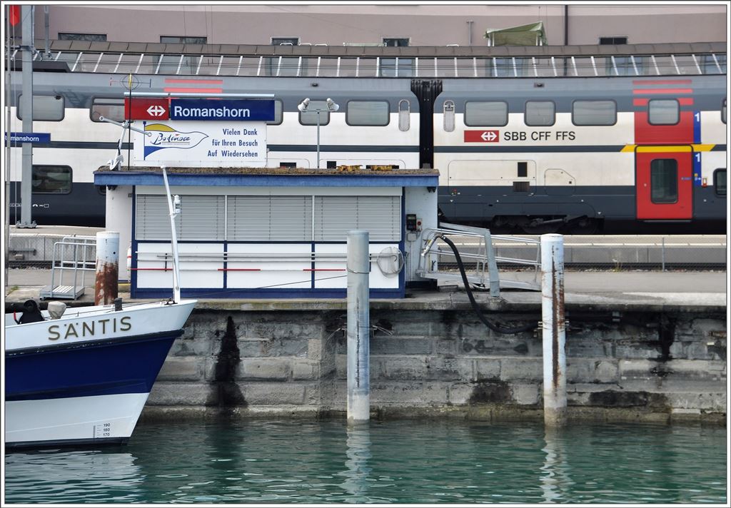 Auch die Säntis liegt im Hafen und Romanshorn, die BSB Flotte und die SBB verabschieden sich von den Fährpassagieren nach Friedrichshafen. (02.05.2016)