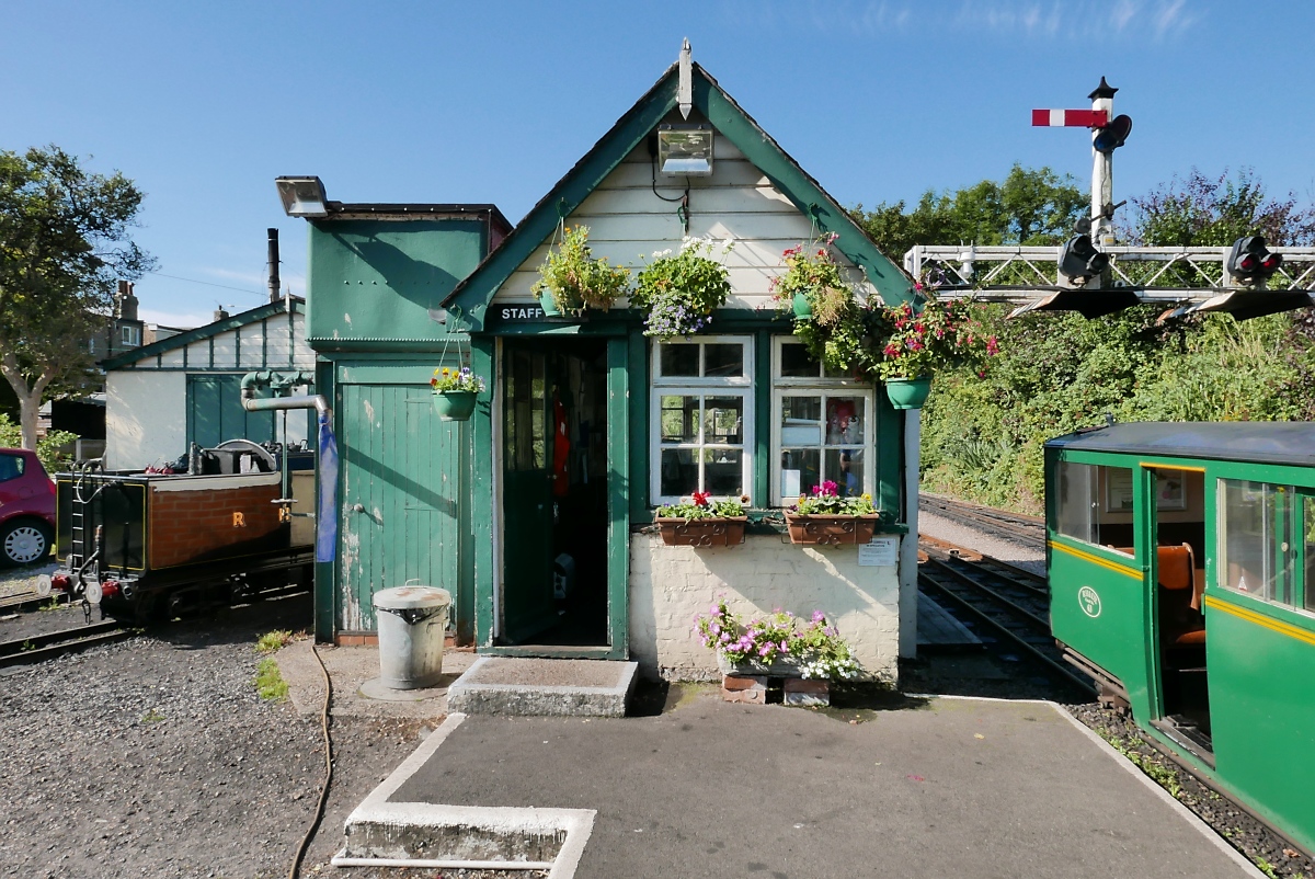 Auch das Stellwerk in Hythe ist eher klein, 12.9.16