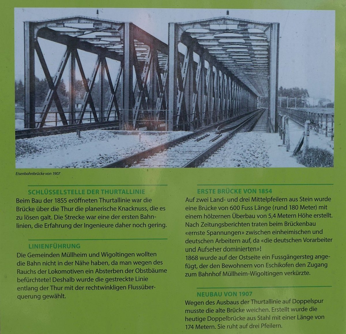 Auch der Thurwanderweg, an dem diese Informationstafel steht, führt über die zwischen Eschikofen und Müllheim-Wigoltingen liegende, aus dem Jahr 1907 stammende und 174 m lange Eisenbahnbrücke. Am 01.11.2018 wurde diese Tafel fotografiert.