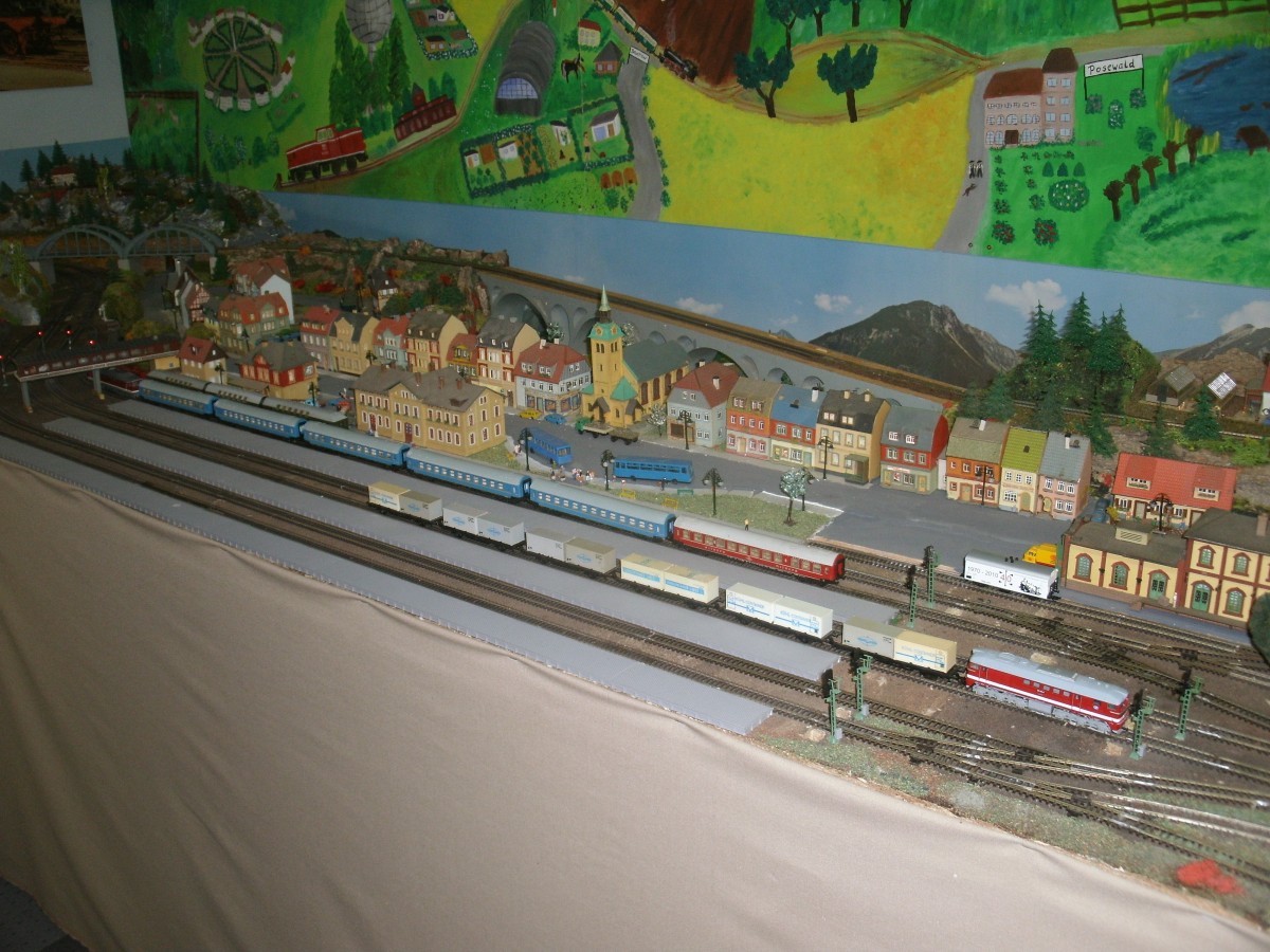 Auch diese TT-Anlage zhlt mit zum Ghrener Modellbahnclub.Aufgenommen am 13.September 2013. 