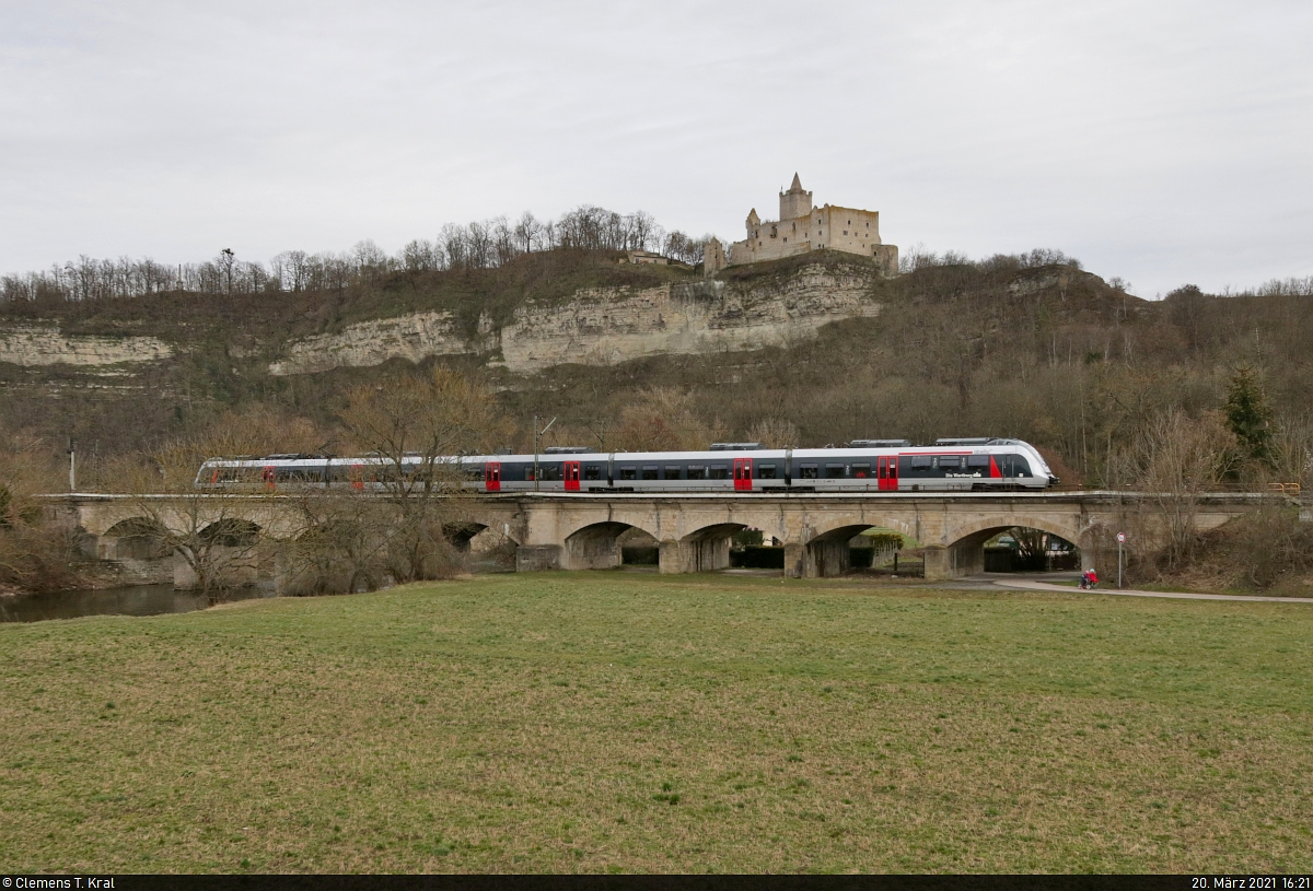Auch unter der Rudelsburg in Saaleck gibt  Die Wartburg  alias 9442 814 (Bombardier Talent 2) ein gutes Motiv ab.

🧰 Abellio Rail Mitteldeutschland GmbH
🚝 RB 74674 (RB25) Halle(Saale)Hbf–Jena Saalbf
🚩 Bahnstrecke Halle–Bebra (KBS 580)
🕓 20.3.2021 | 16:21 Uhr