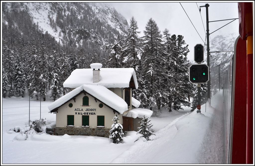 Auch im Val Bever bei Spinas gibts jede Menge Schnee. (05.02.2014)