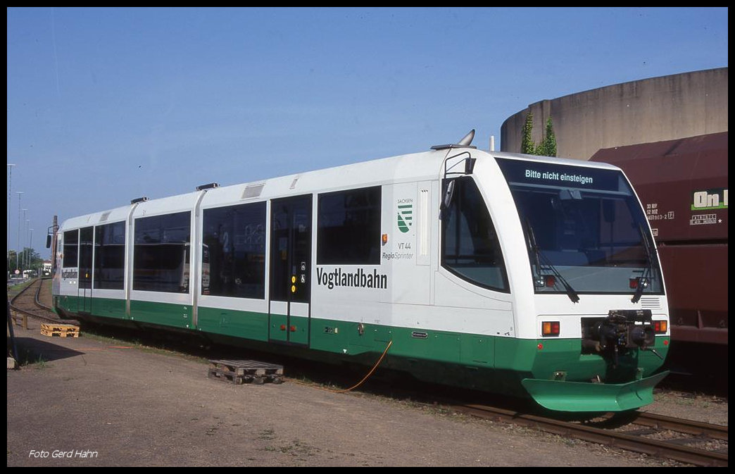 Auch die Vogtlandbahn stellte ein Fahrzeug am 10.5.1998 in Minden aus. Im Rahmen der MKB Fahrzeugschau war der neue VT 55 zu sehen.