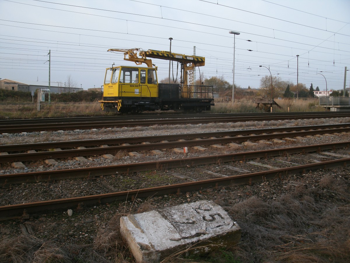 Auf dem Abstellgleis in Bergen/R�gen stand,am 15.November 2013,dieses GAF.