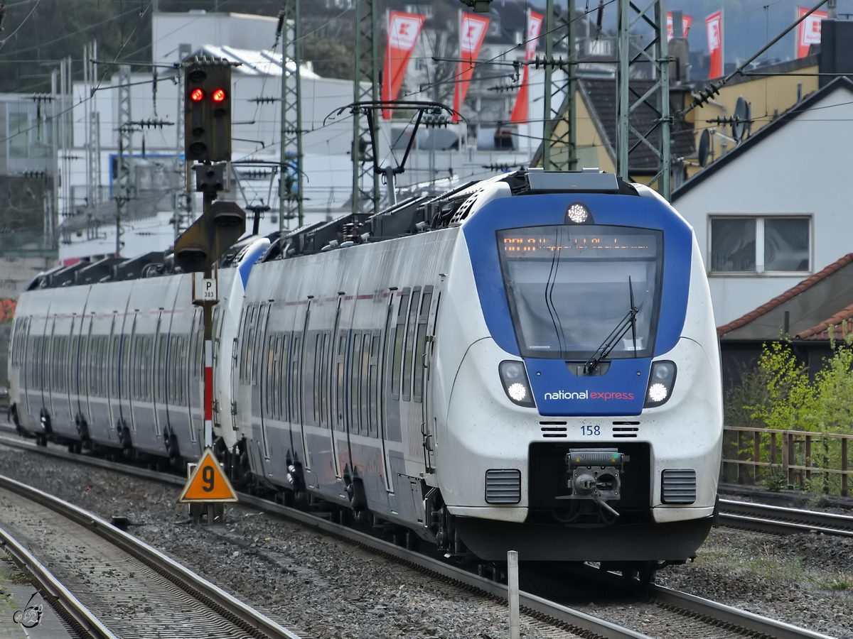 Auf dem Ferngleis in Wuppertal-Unterbarmen war Ende April 2021 das Triebzugduo 158 & 374 von National Express zu sehen.