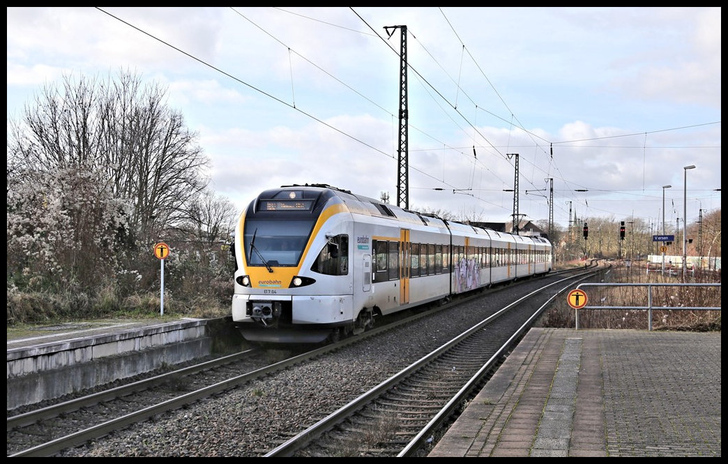 Auf dem Weg nach Hamm erreicht hier der ET 7.04 der Eurobahn am 7.2.2022 um 14.28 Uhr den Bahnhof Viersen.