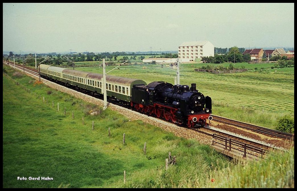 Auf dem Weg nach Sangerhausen kam 381182 am 22.6.1991 um 10.07 Uhr mit einem Sonderzug durch Görsbach.