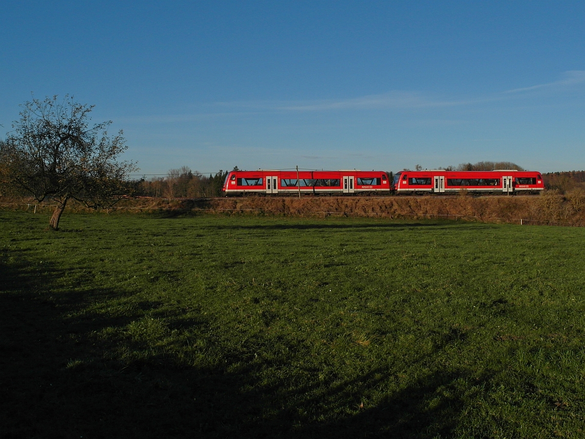 Auf der Fahrt von Sigmaringen nach Memmingen wurde RB 22813 am 16.11.2014 bei Blnried fotografiert.
