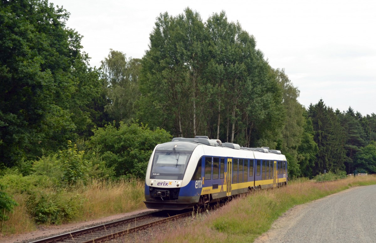 Auf der Fahrt von Soltau nach Buchholz(Nordheide) durchfährt 648 481 am 03.07.14 Suerhop und wird gleich dessen Haltepunkt erreichen.