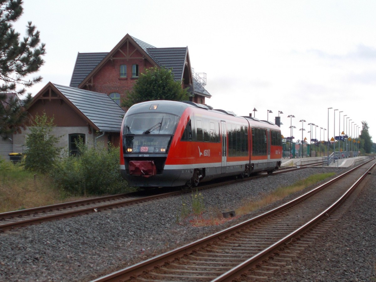 Auf der Fahrt von Tessin nach Wismar mußte der Rostocker 642 576,am 03.August 2014,in Sanitz einen planmäßigen Kreuzungshalt in Sanitz einlegen.Nach der Ausfahrt des Gegenzuges ging es für den 642 ebenfalls weiter in Richtung Rostock.