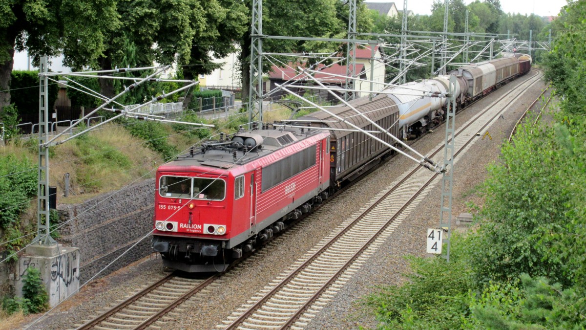 auf Grund von Umleiterverkehr (Bauarbeiten in Riesa) kam am 31.7.15 dieser gemischte Güterzug  mit der 155 075-5 durch Freiberg (Sachs) Richtung Chemnitz