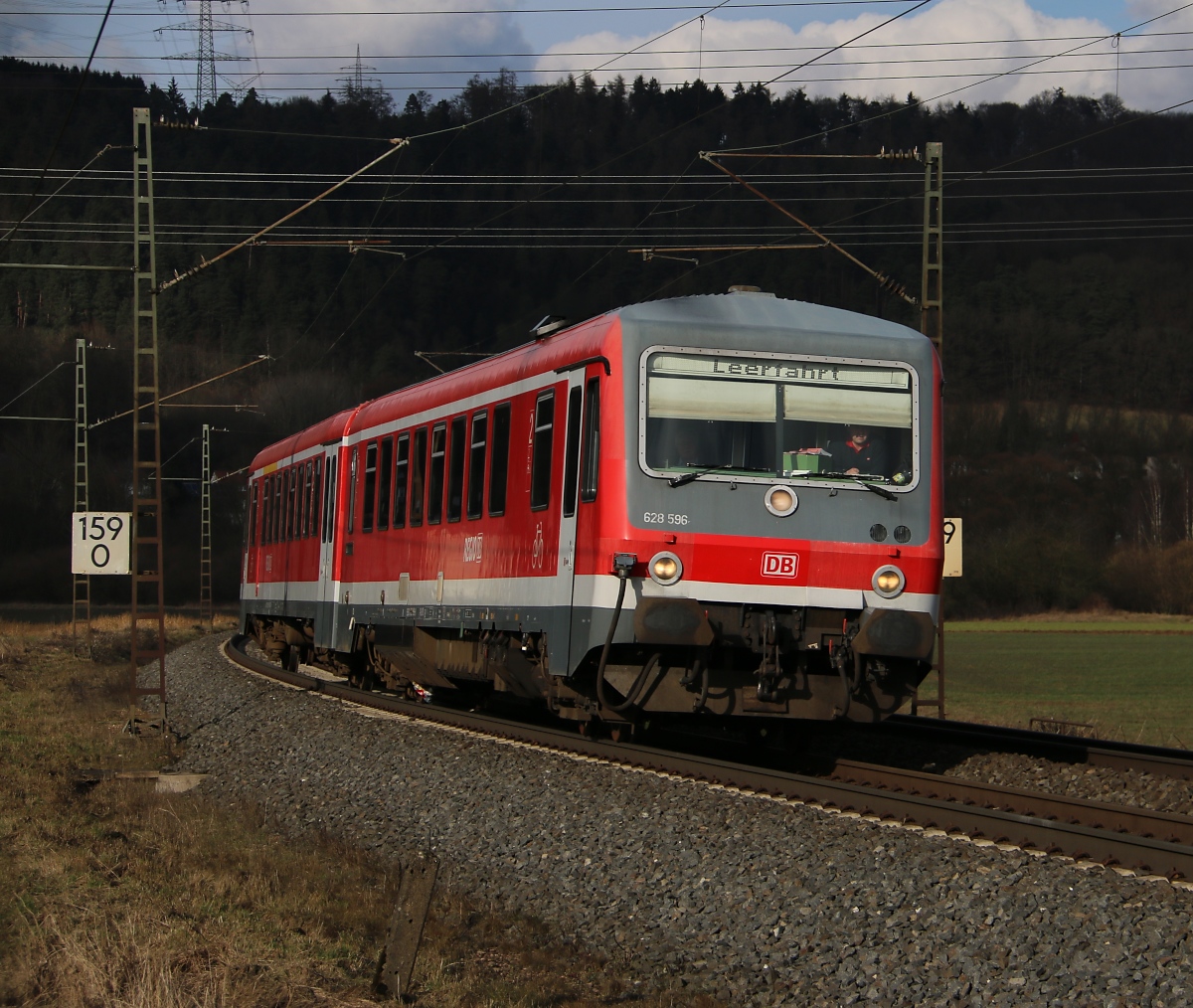 Auf  Leerfahrt  in Richtung Süden befand sich am 28.02.2015 der 628 596. Aufgenommen zwischen Mecklar und Ludwigsau-Friedlos.