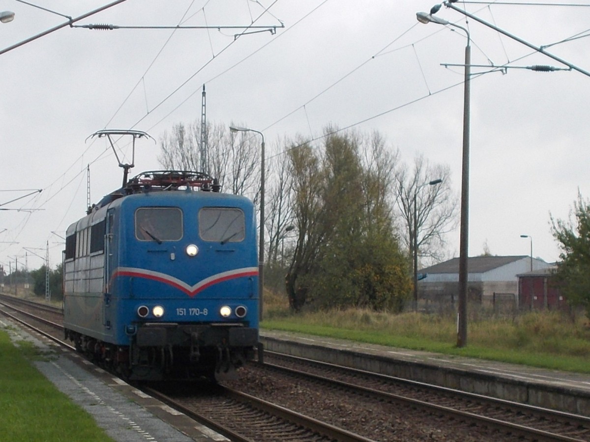 Auf Lz Fahrt nach Stralsund fuhr die SRI 151 170,am 22.Oktober 2014,durch Groß Kiesow.