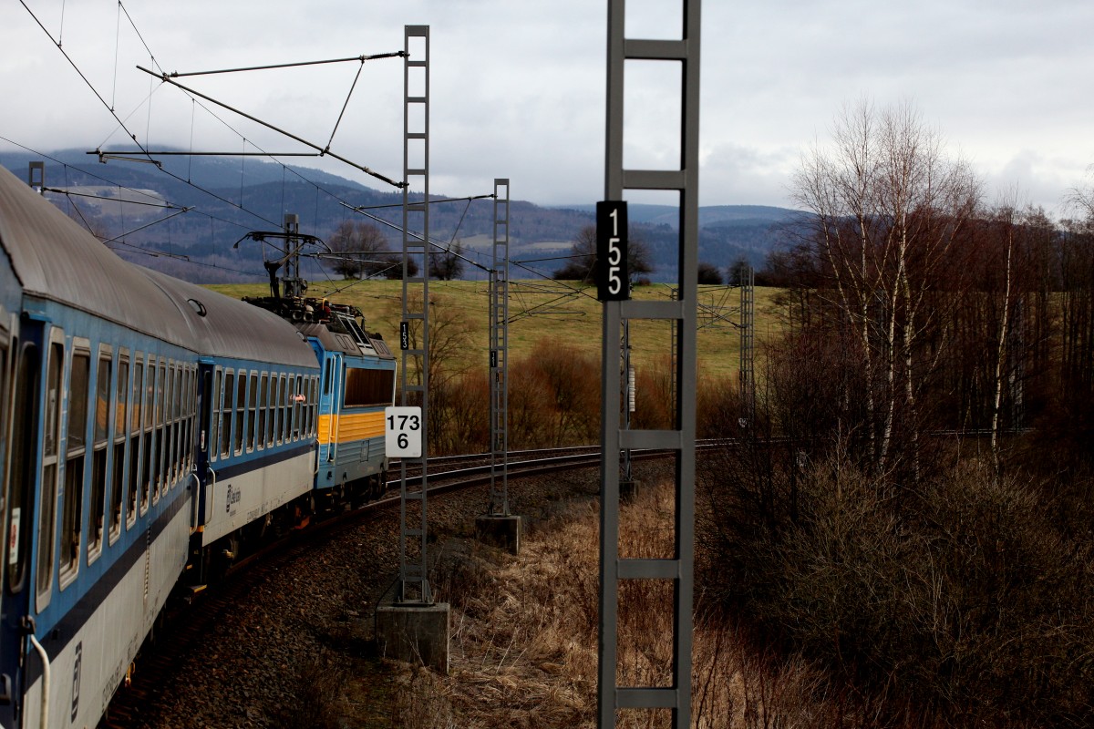 auf der Strecke .... zwischen Karlovy Vary und Chomutov, am Kilometer 173,6