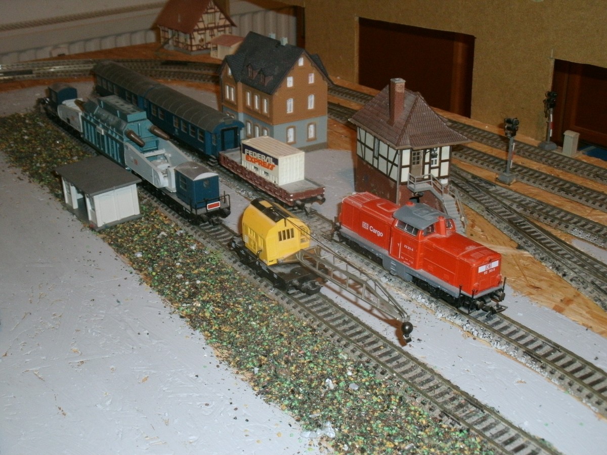 Auf zwei Abstellgleisen im meinem H0-Bw.