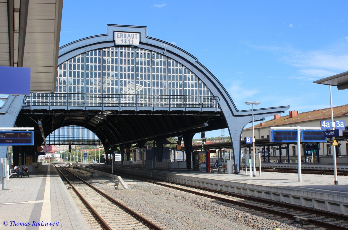 Aufgenommen am 17.9.2015. Der Hauptbahnhof von Gera (Thüringen) in Blickrichtung zur nördlichen Ausfahrt Richtung Weimar über Jena und Leipzig über Zeitz.