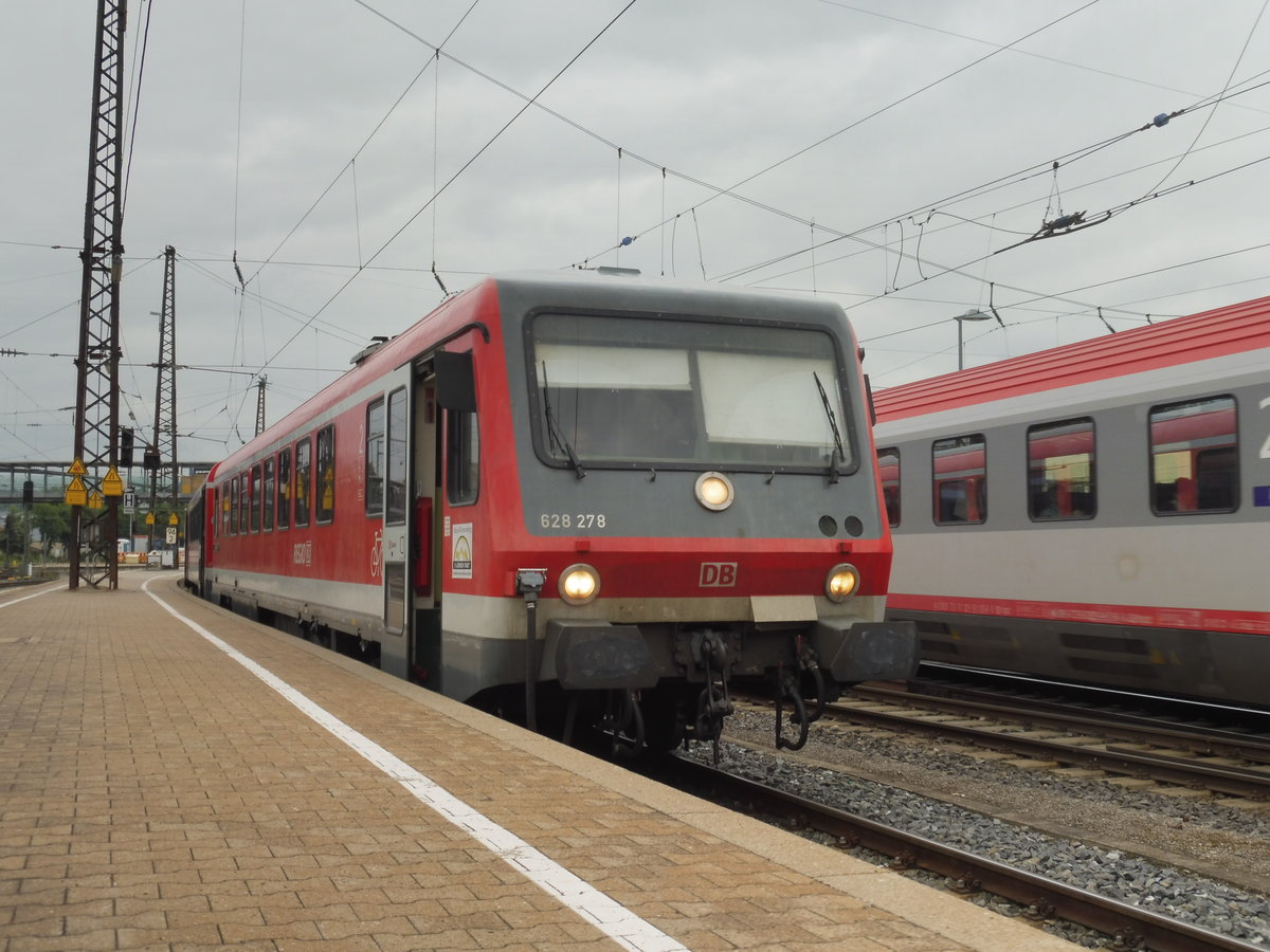 Aufgrund mangels 642/644 durfte 628 278 (Ex Haltingen) kürzlich eine fahrt als RB nach Weißenhorn erbringen. 

Ulm Hbf, Juni 2018