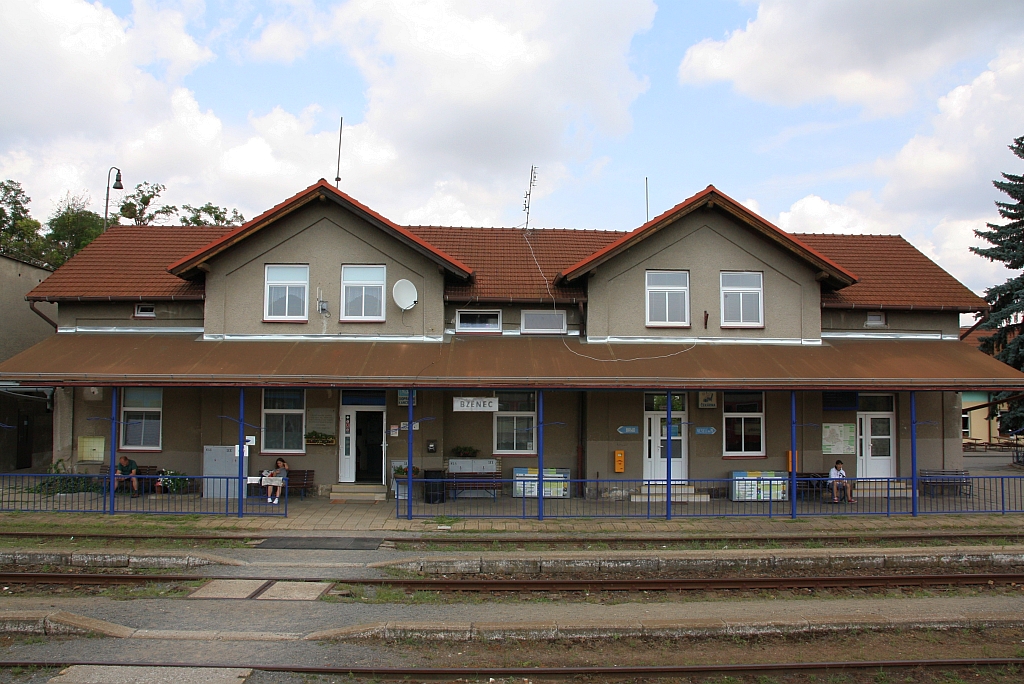 Aufnahmsgebäude des Bahnhof Bzenec am 03.August 2019.