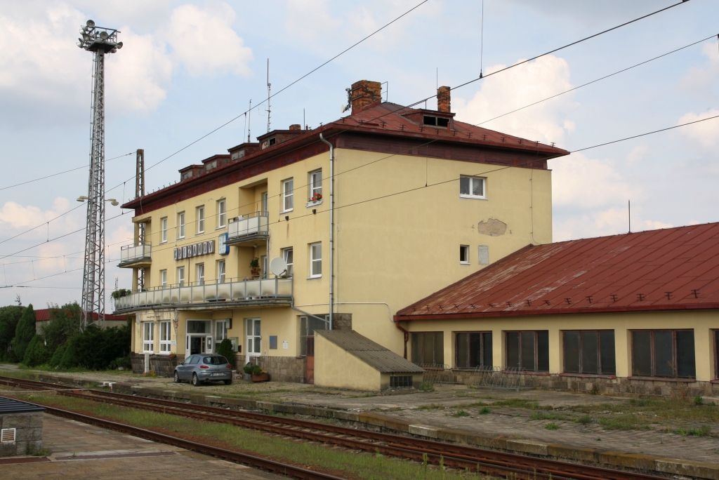Aufnahmsgebäude des Bahnhof Krizanov am 24.August 2019.