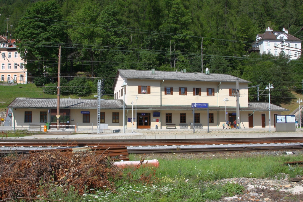 Aufnahmsgebäude des Bahnhof Semmering am 15.August 2019.