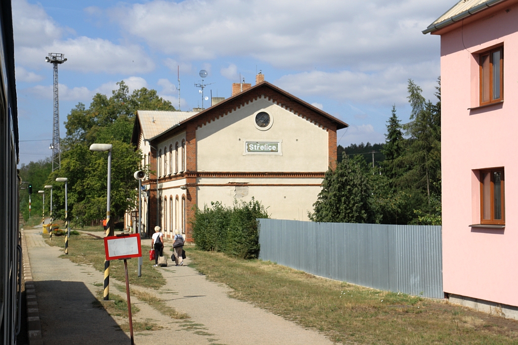 Aufnahmsgebäude des Bahnhof Strelice am 15.August 2018.