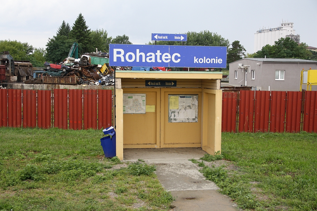  Aufnahmsgebäude  der Haltestelle Rohatec kolonie am 03.August 2019.
