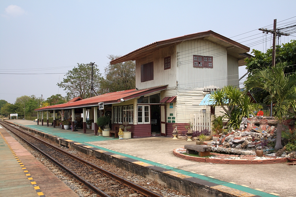 Aufnahmsgeb�ude der Lam Narai Station am 18.April 2026.