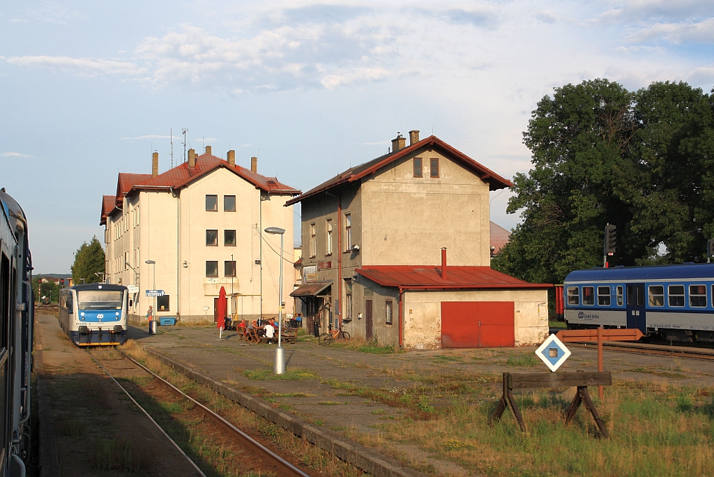 Aufnahmsgebäudes des Bahnhof Okrisky am 28.Juli 2018.