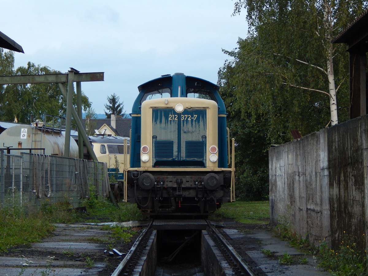 Auge in Auge schaut 212 372-7 den Fotografen in die Linse.

Koblenz 05.09.2015