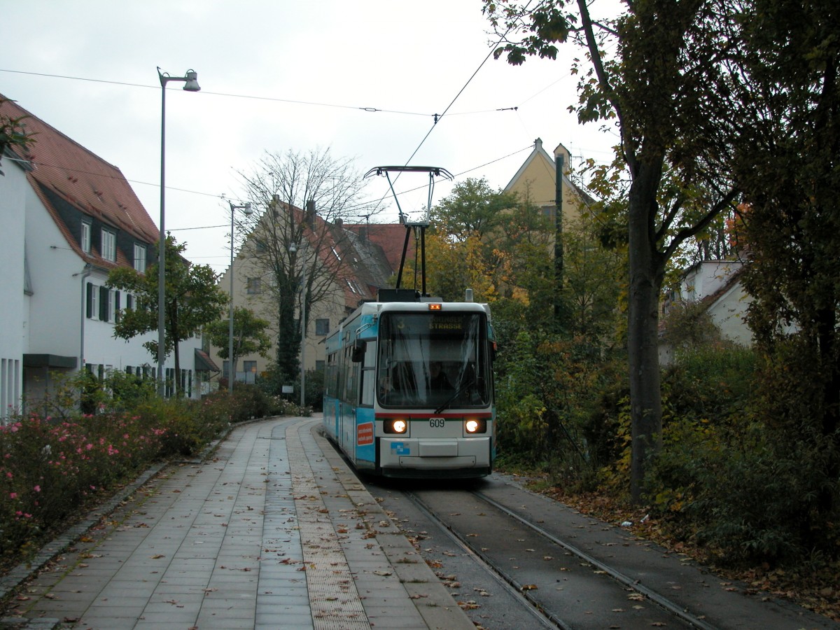 Augsburg AVG SL 3 (ADtranz-GT6M 609) Stadtbergen am 17. Oktober 2010.