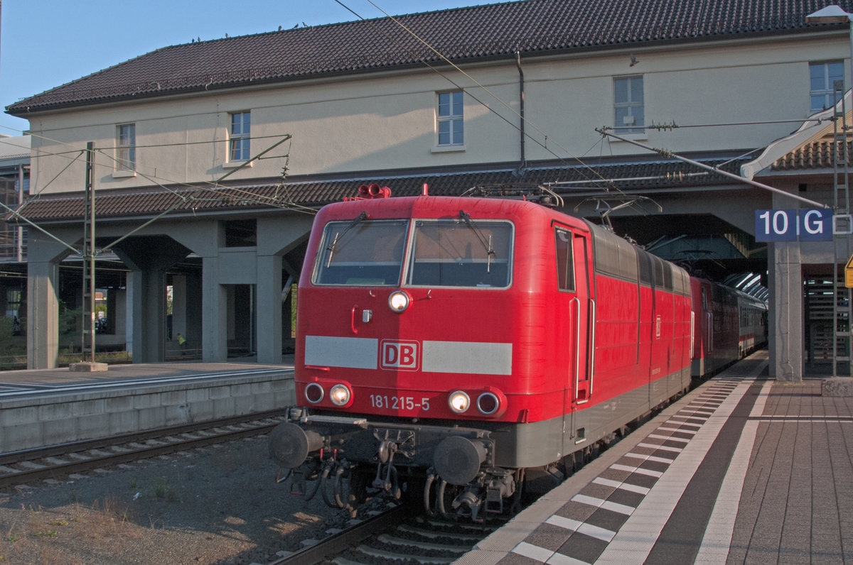 August 31st 2015. 181 215 leads, 181 213 follows. Ready to depart Darmstadt on the Mondays only IC 2308 from Frankfurt to Saarbrüchen.
