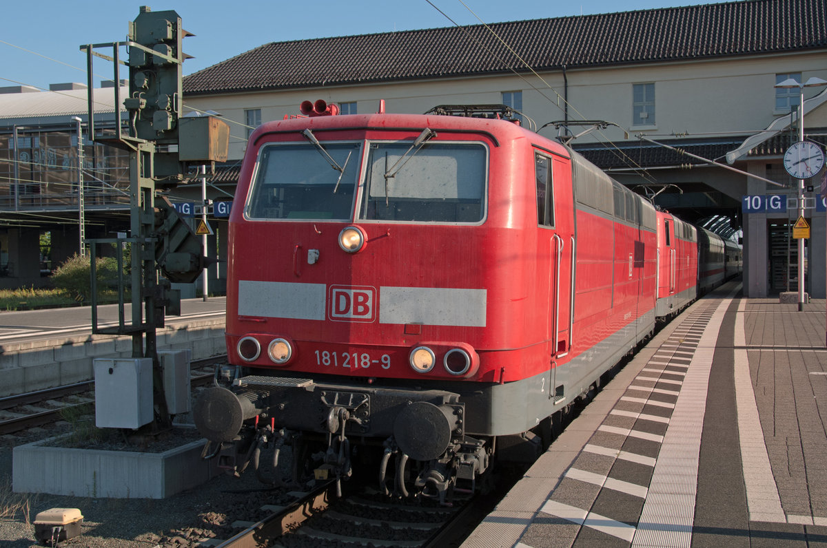 August 3rd 2015. 181 215 leads 181 209 out of Darmstadt on the Mondays only IC 2308 from Frankfurt to Saarbrüchen.