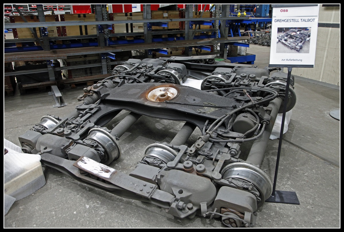 Aus Anlaß des hundertfünfzigjährigen Bestehens der ÖBB - Werkstätte in Knittelfeld gab es am 5.10.2019 einen Tag der offenen Tür. Foto : Talbot Drehgestell für Niederflurwagen vor der Aufarbeitung.