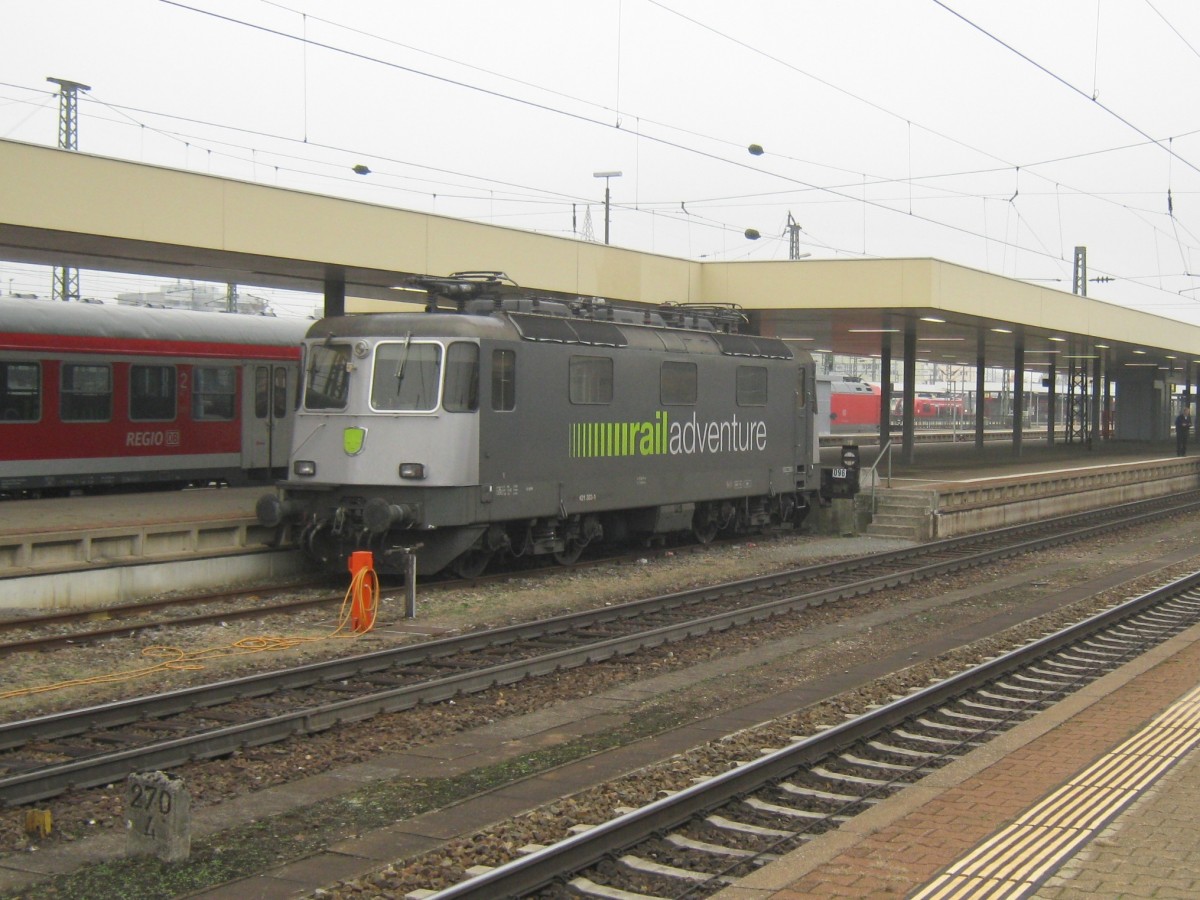 Aus dem Archiv: Mein einziges Bild der Re 421 383-1  Rail Adventure , Basel Badischer Bahnhof, 06.11.2011.