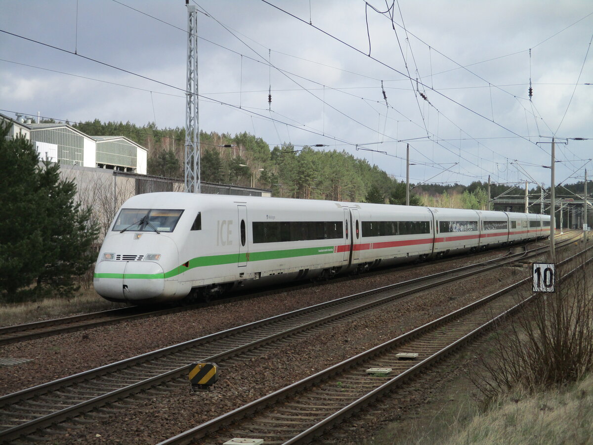 Aus Richtung Rostock kam,am 10.April 2022,der 402 020 in Neustrelitz an.