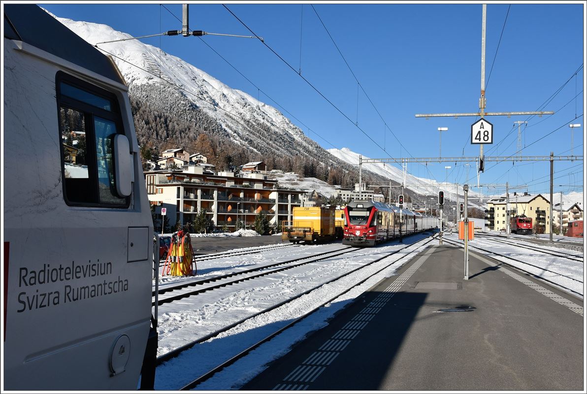 Aus Thusis erreicht ein AGZ Probezug mit ABe 8/12 3506 den Bahnhof Samedan. (08.11.2016)