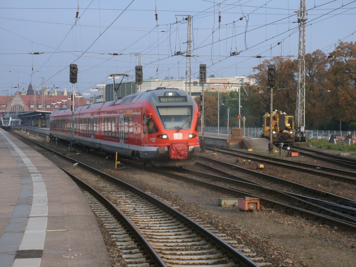 Ausfahrender RE 13023 nach Bergen/Rgen,am 12.Oktober 2013 aus Stralsund.Gefahren vom 429 027.