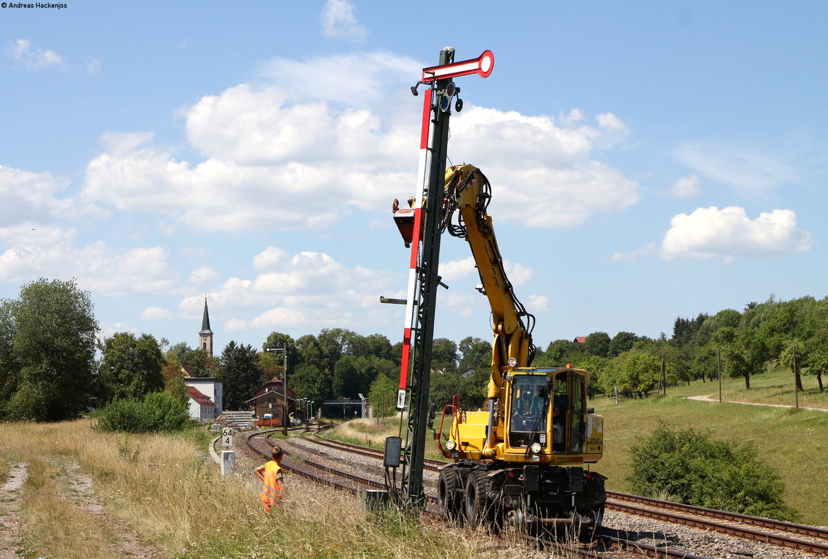 Ausfahrsignal N1 wendet sich noch einmal zur Sonne, Döggingen 30.7.18