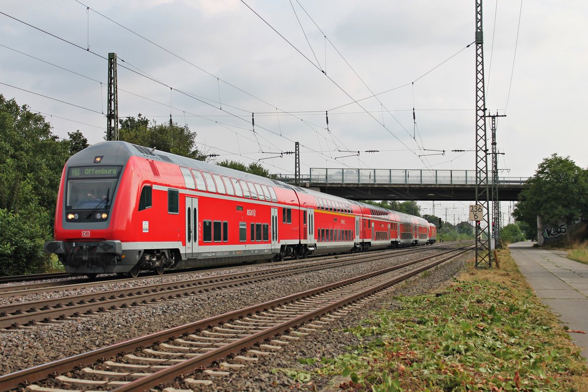 Ausfahrt am 10.08.2015 vom D-DB 50 80 86-35 065-1 als RE (Basel Bad Bf - Offenburg) zusammen mit der Schublok 146 109-4  Baden Württemberg erfahren/Lahr (Schwarzw)  aus dem Bahnhof von Müllheim (Baden) in Richtung Norden-. Gruß an den netten Tf zurück!
