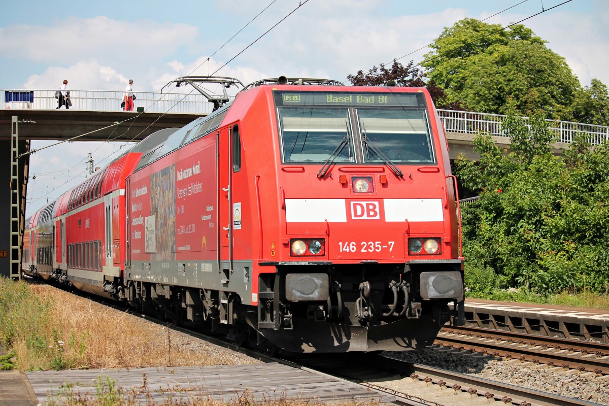 Ausfahrt am 11.07.2015 von 146 235-7  600 Jahre Konstanzer Konzil  als RB (Offenburg - Basel Bad Bf) in Orschweier.
