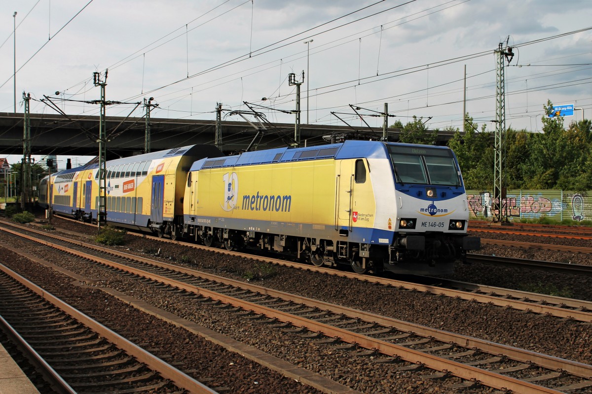 Ausfahrt am 13.08.2014 von ME 146-05  10 Jahre metronom  mit einem ME (Hamburg Hbf - Uelzen) in Harburg gen Süden.