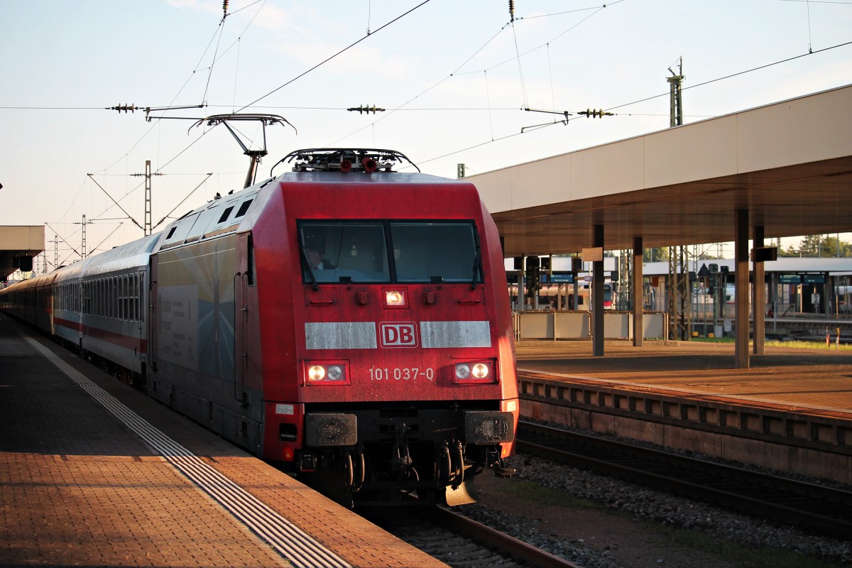 Ausfahrt am 18.07.2014 von 101 037-0  Eisenbahner mit Herz  mit dem IC 61419/CNL 40419/CNL 479 (Duisburg Hbf - Basel SBB (IC 61419)/Amsterdam Centraal - Zürich HB (CNL 40419)/Hamburg-Altona - Chur HB (CNL 479)) in Basel Bad Bf gen Basel SBB.