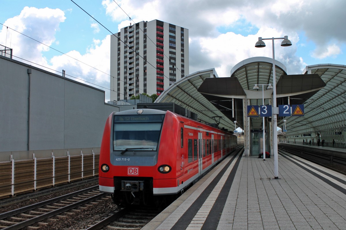 Ausfahrt am 24.05.2014 von 425 715-0  Osterburken  als S2 nach Ebersbach in Ludwigshafen (Rhein) Mitte in Richtung Mannheim.