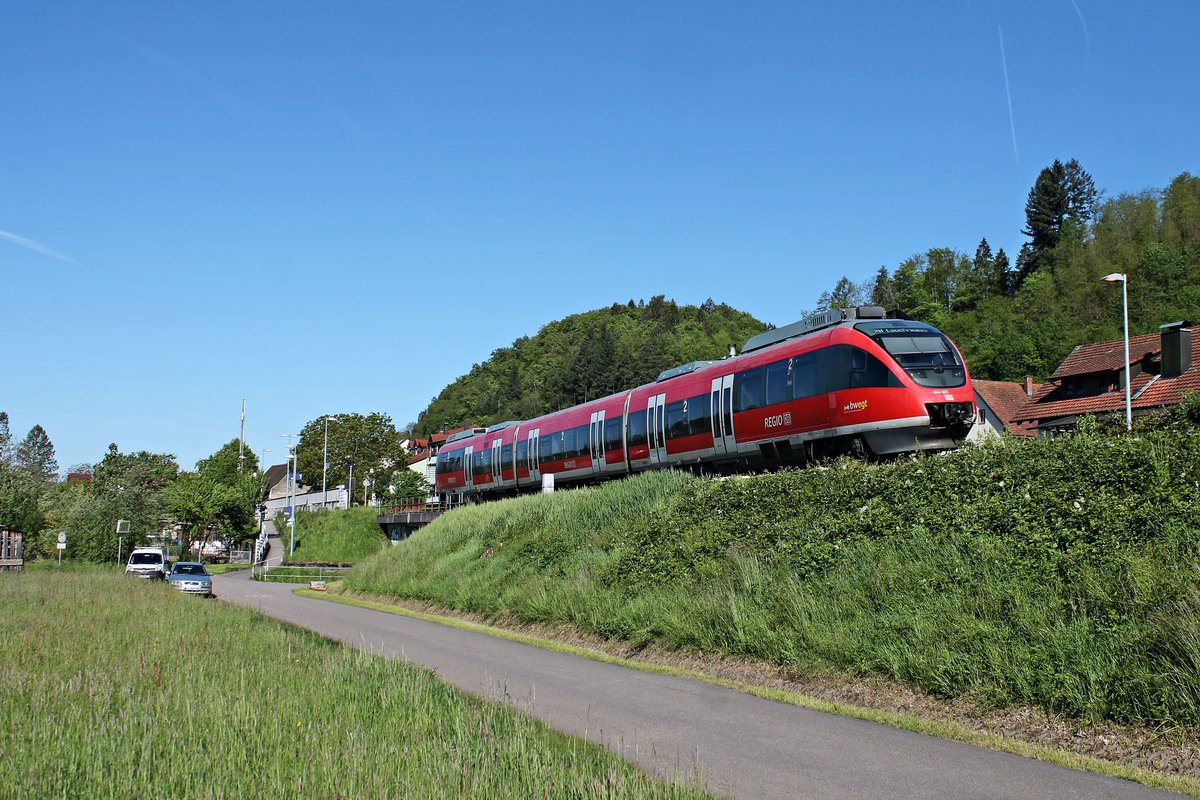 Ausfahrt am Morgen des 14.05.2019 vom Haltinger 644 523 als RB (Basel Bad Bf - Lauchringen) aus dem Hp. Schwörstadt in Richtung Bad Säckingen.