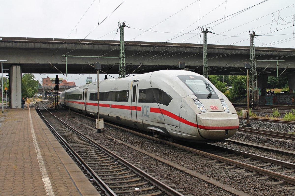 Ausfahrt am Nachmittag des 06.07.2019 von 412 015 (9025/0812 025-6)  Nordrhein-Westfalen  aus dem von Gleis 4 aus dem Bahnhof von Hamburg Harburg in Richtung Maschen.
